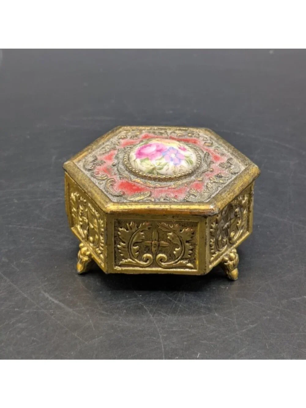 Vtg Victorian Style Ornate Trinket Jewelry Box Gold Tone Metal Tri-foot Japan 2